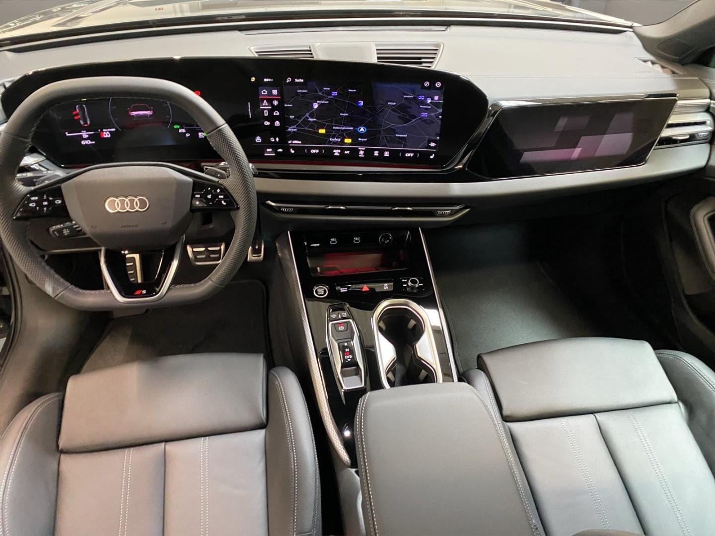 Bild über Audi A6 Avant TDI 150 kW S tronic - für weitere Informationen kontaktieren Sie den Audi Partner