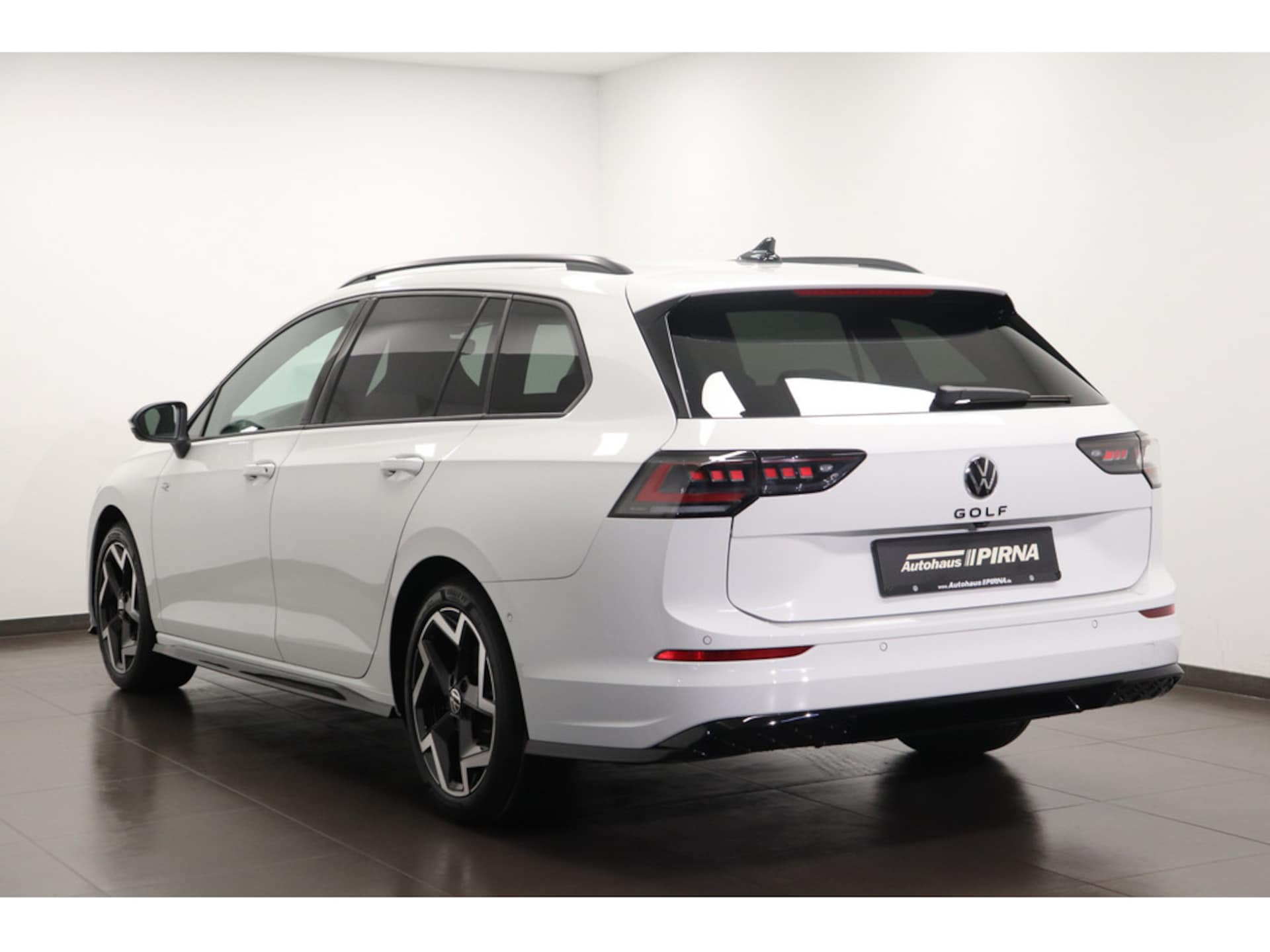 Volkswagen Golf Variant R-Line