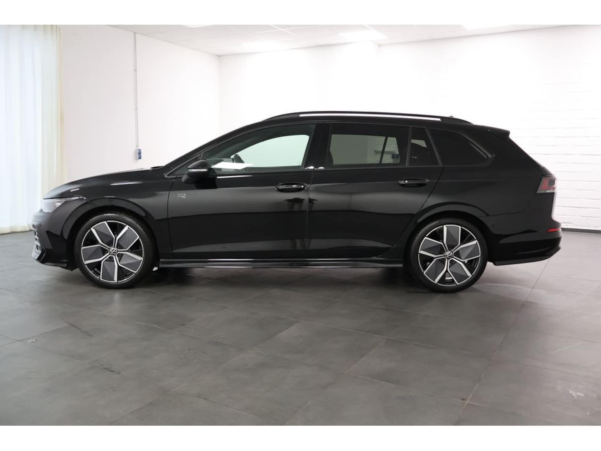 Volkswagen Golf Variant R-Line