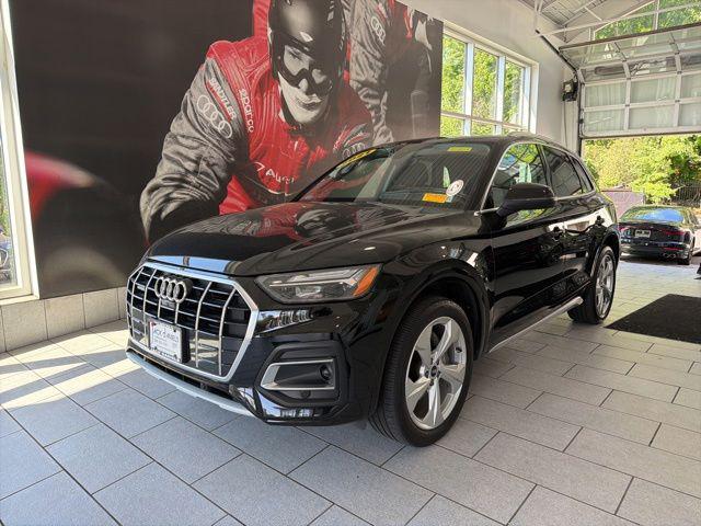 2021 Audi Q5 45 Premium Plus's photo