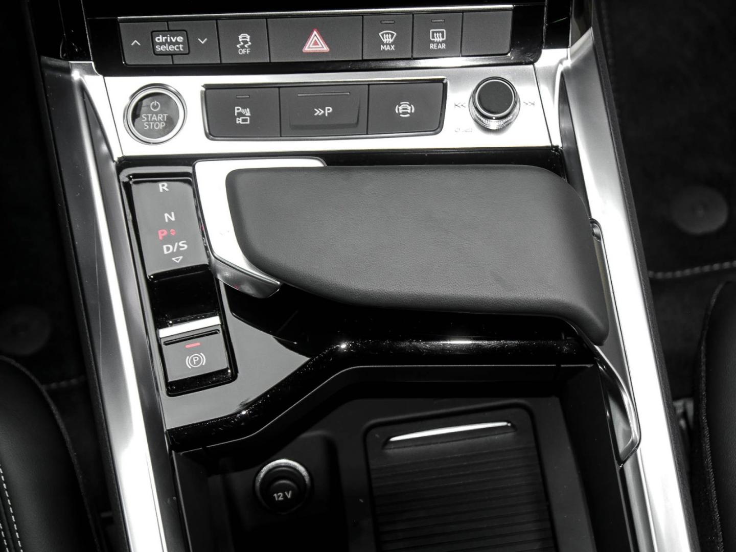 Image about Audi Q8 e-tron S line 55 e-tron quattro