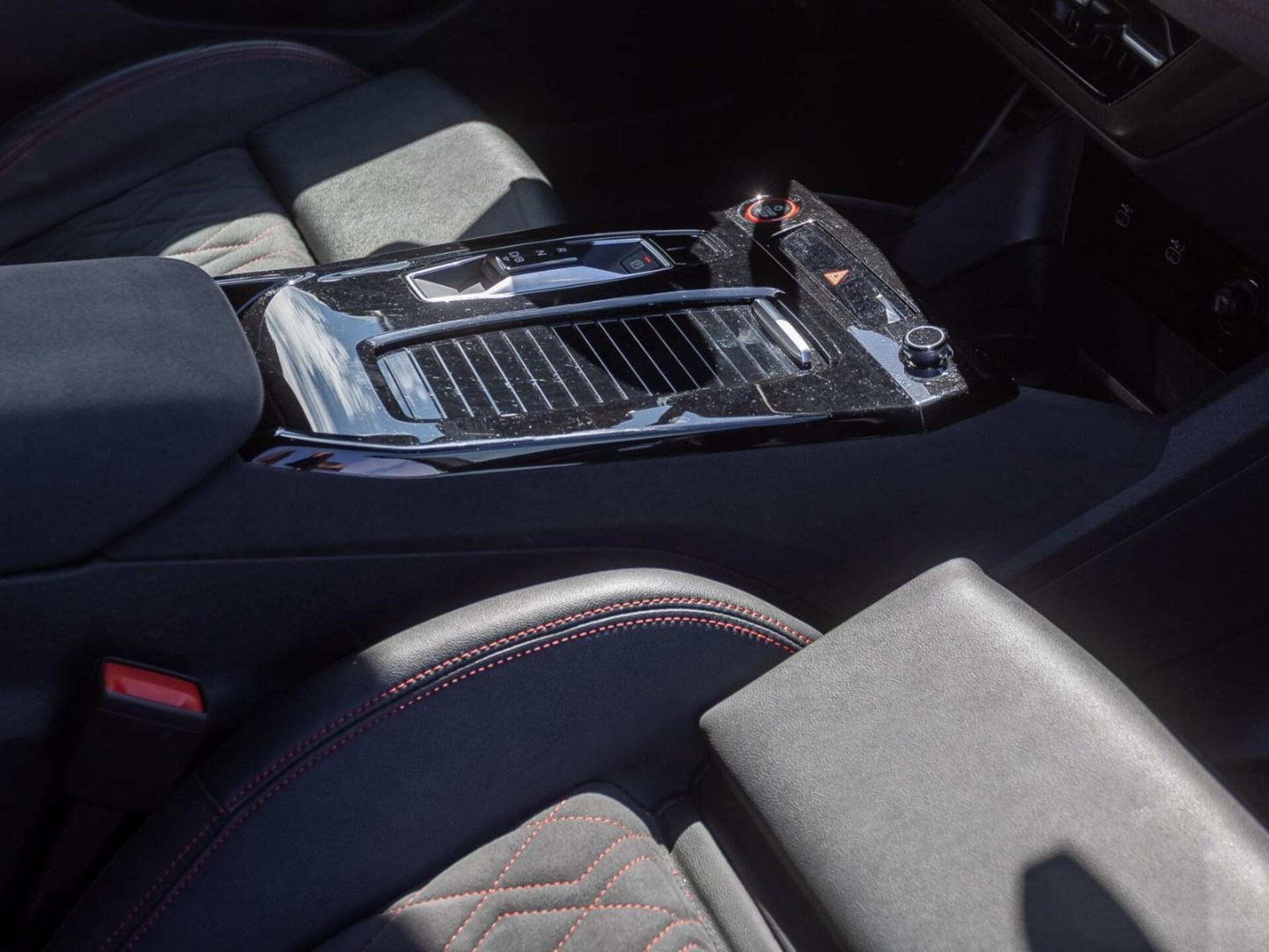 Audi SQ6 SUV e-tron