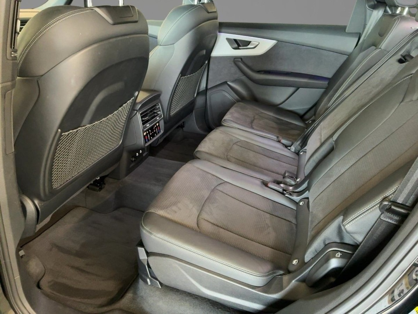 Bild über Audi SQ7 SUV TFSI quattro 373 kW tiptronic - für weitere Informationen kontaktieren Sie den Audi Partner