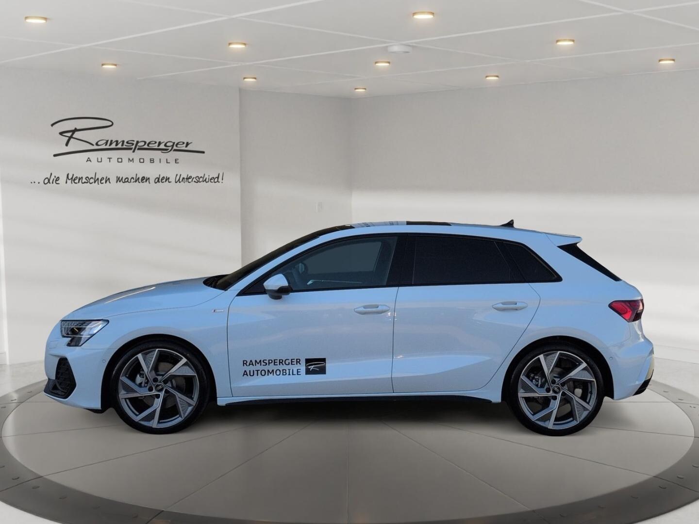 Bild über Audi A3 Sportback S line 35 TFSI S tronic - für weitere Informationen kontaktieren Sie den Audi Partner