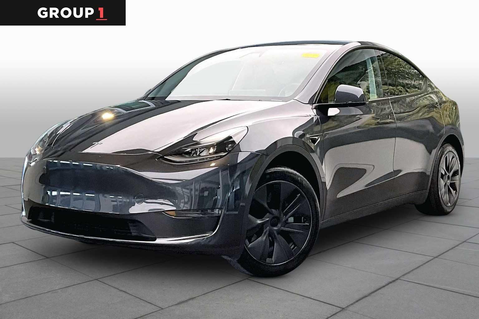 2024 Tesla Model Y Long Range Rear Wheel Drive's photo
