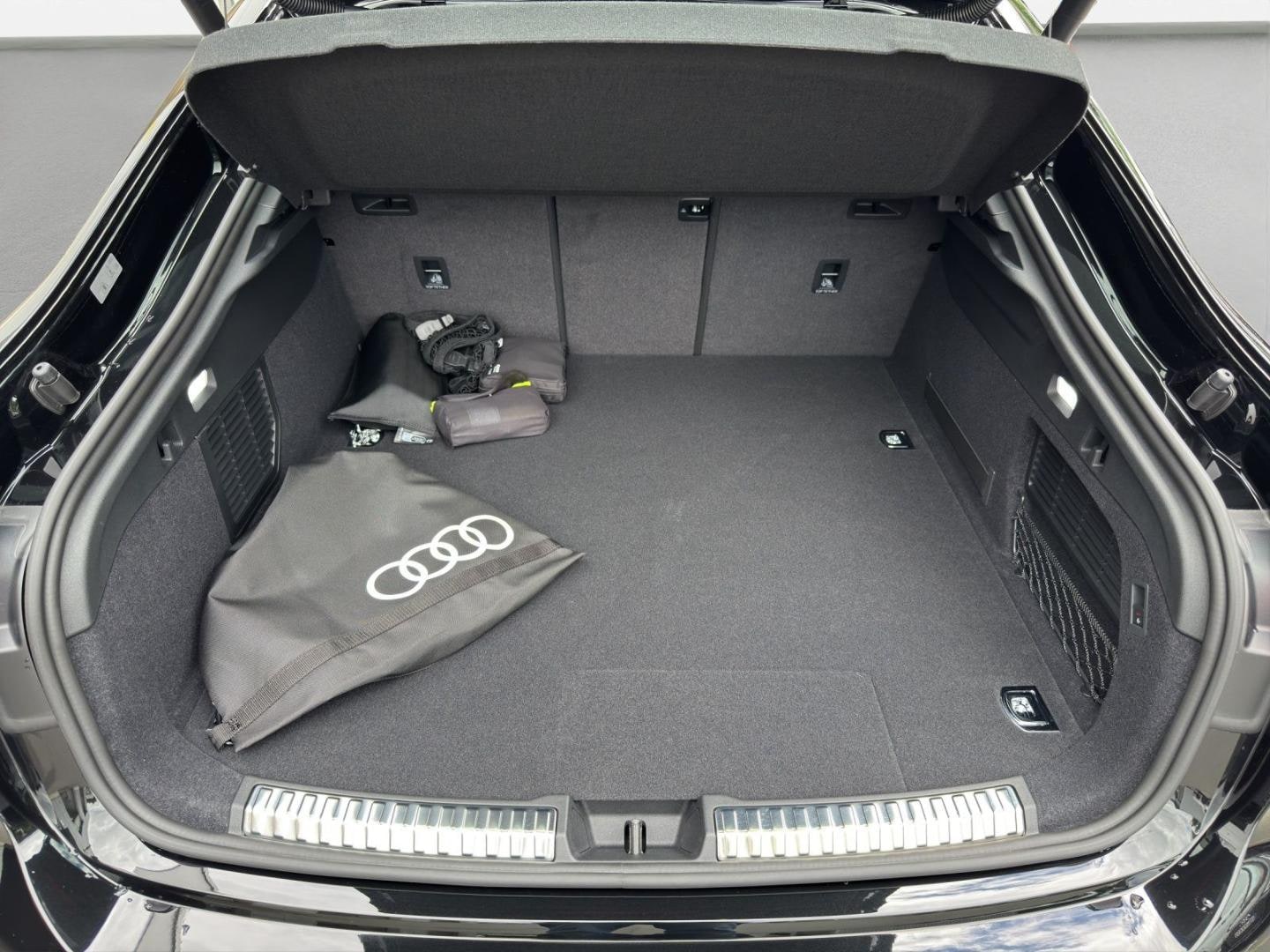 Bild über Audi A5 Limousine e-hybrid e-hybrid quattro 270 kW S tronic - für weitere Informationen kontaktieren Sie den Audi Partner
