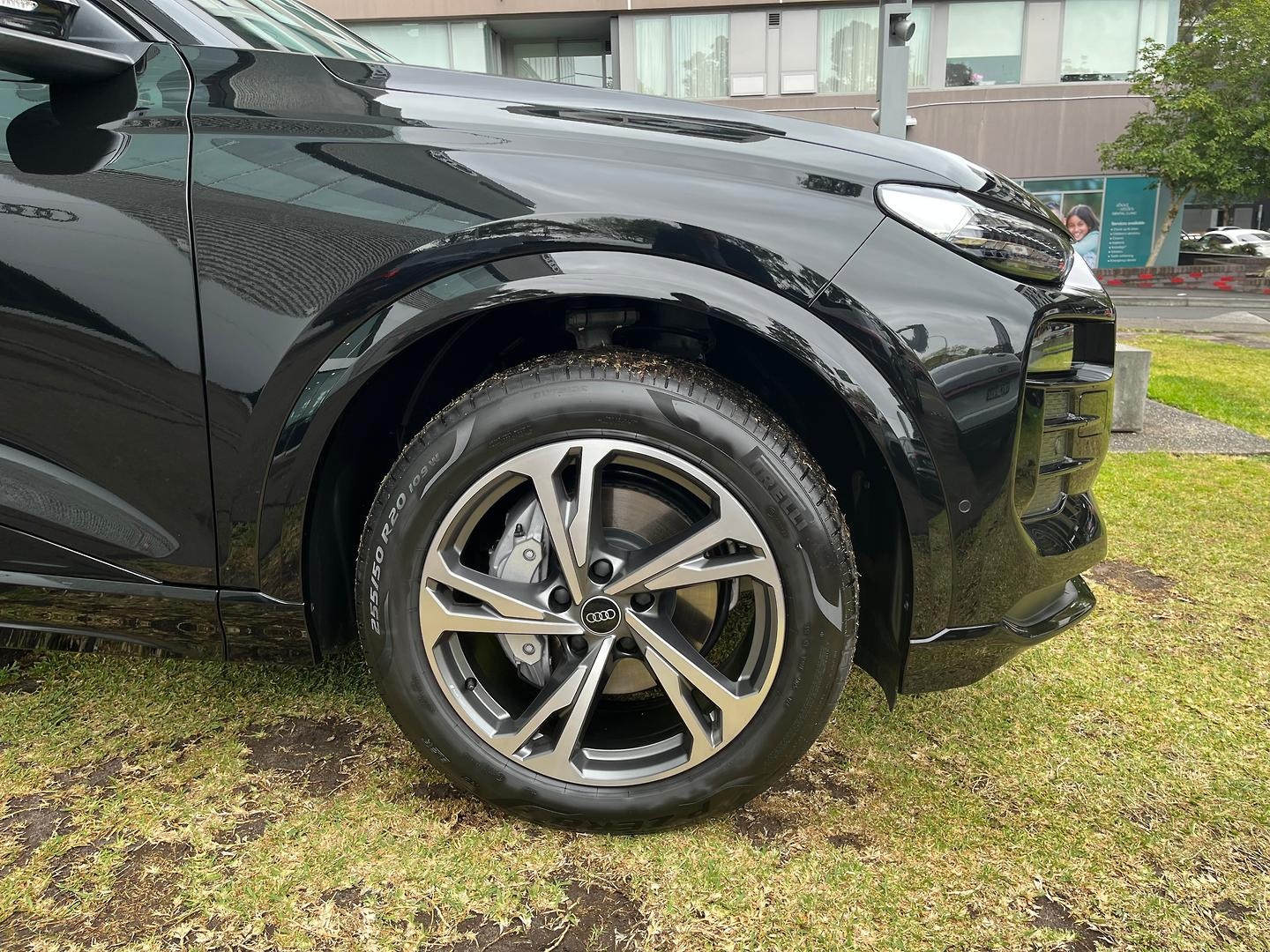 Image about Audi Q6 SUV e-tron e-tron