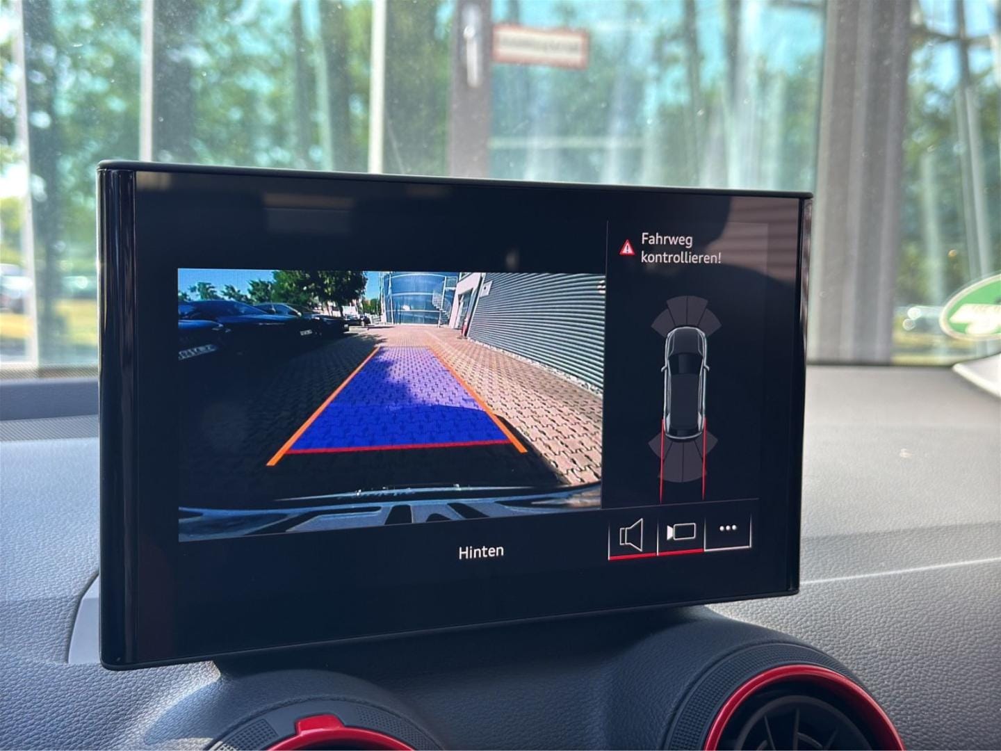 Bild über Audi Q2 S line 35 TFSI S tronic - für weitere Informationen kontaktieren Sie den Audi Partner