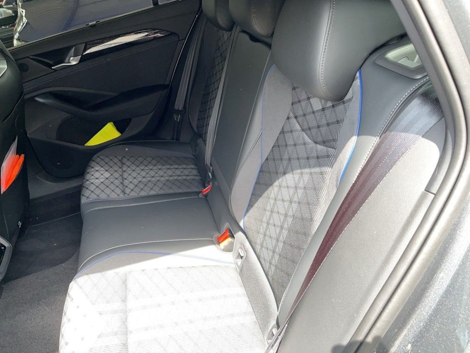 Volkswagen Passat – Bild 9