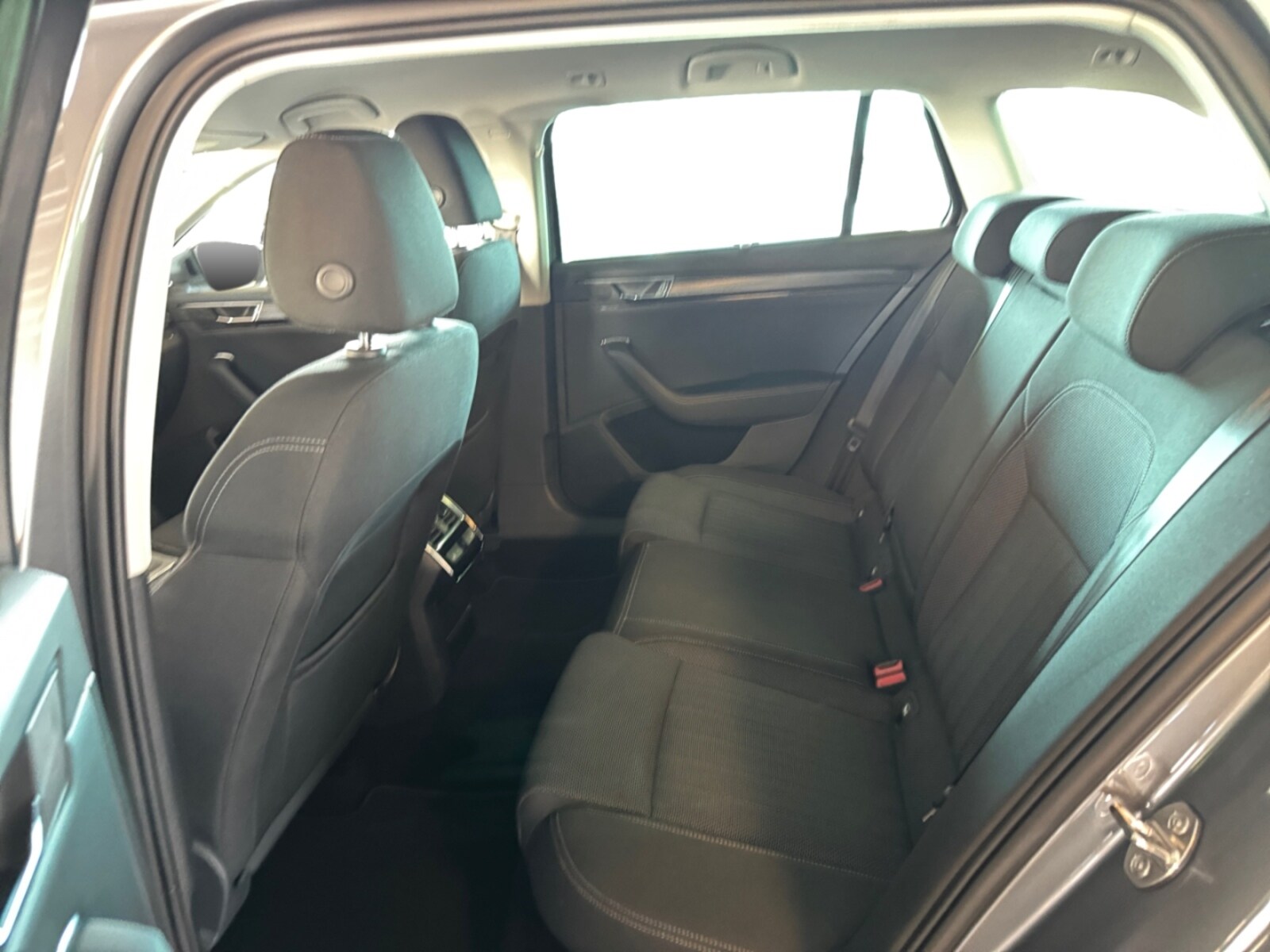 Škoda Superb Combi – Bild 11