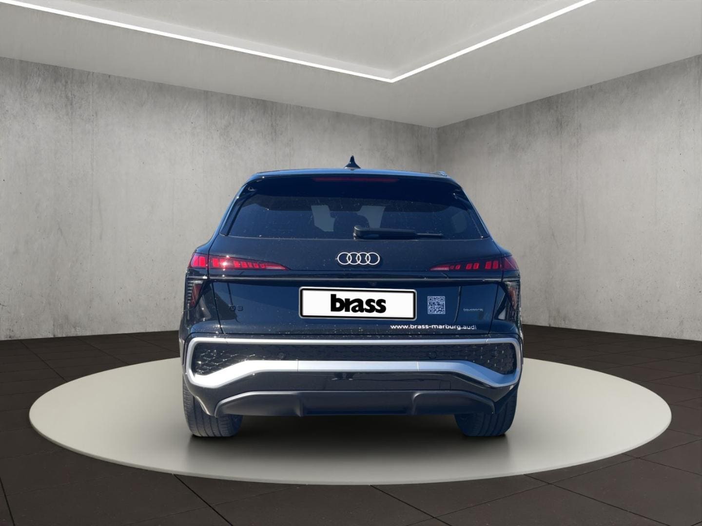 Bild über Audi Q3 SUV TFSI quattro 195 kW S tronic - für weitere Informationen kontaktieren Sie den Audi Partner