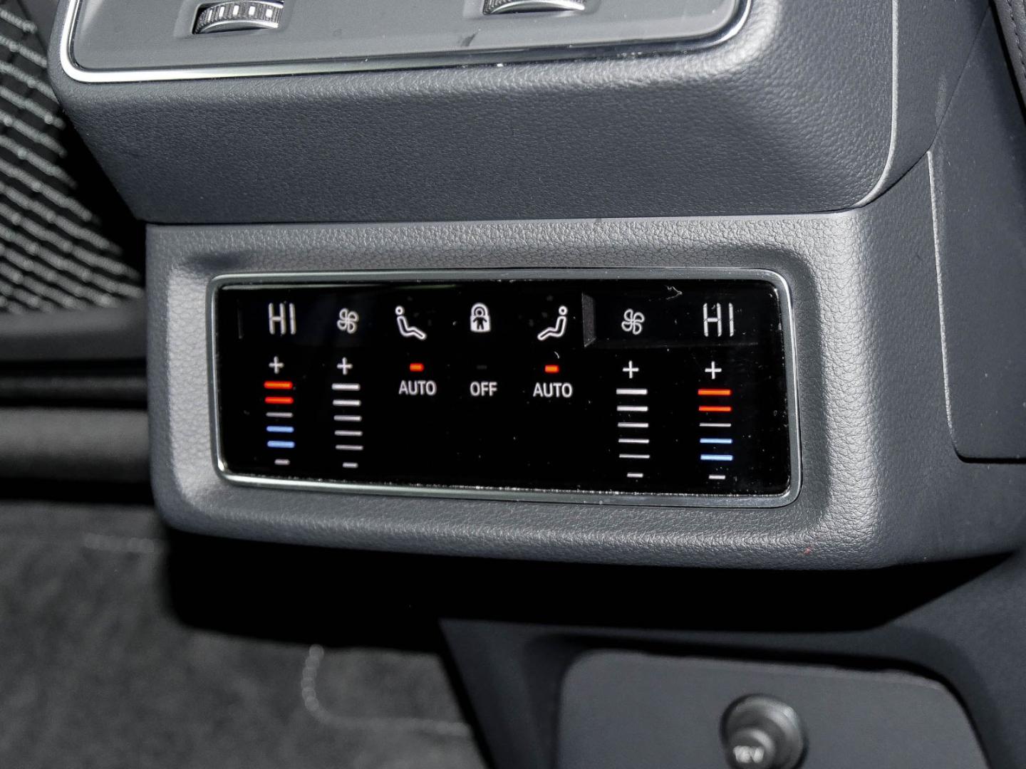 Image about Audi Q8 e-tron S line 55 e-tron quattro