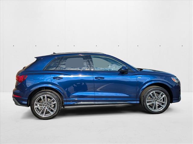 2025 AUDI Q3 - Image 4