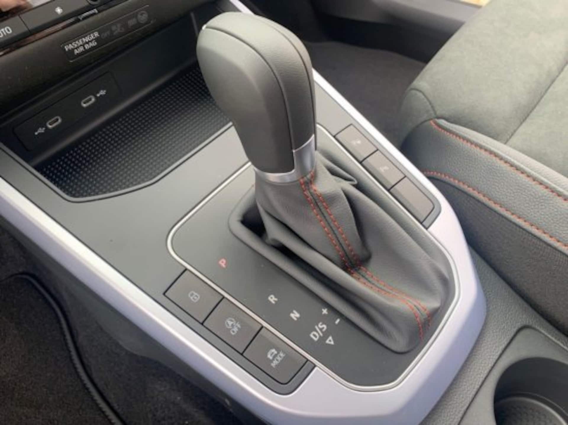 SEAT Arona FR