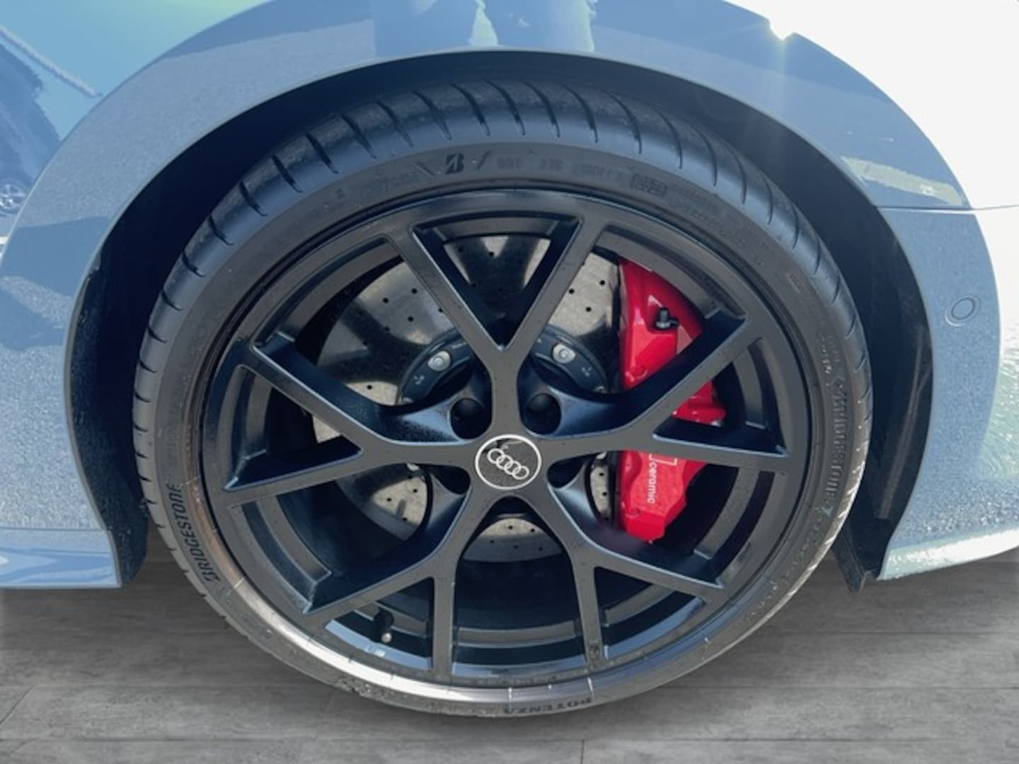 Bild über Audi RS 3 Sportback TFSI quattro 294 kW S tronic - für weitere Informationen kontaktieren Sie den Audi Partner
