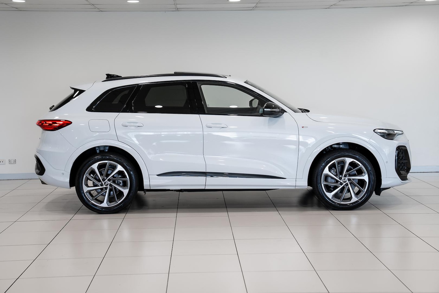 Image about Audi Q5 SUV TFSI quattro 200 kW sport