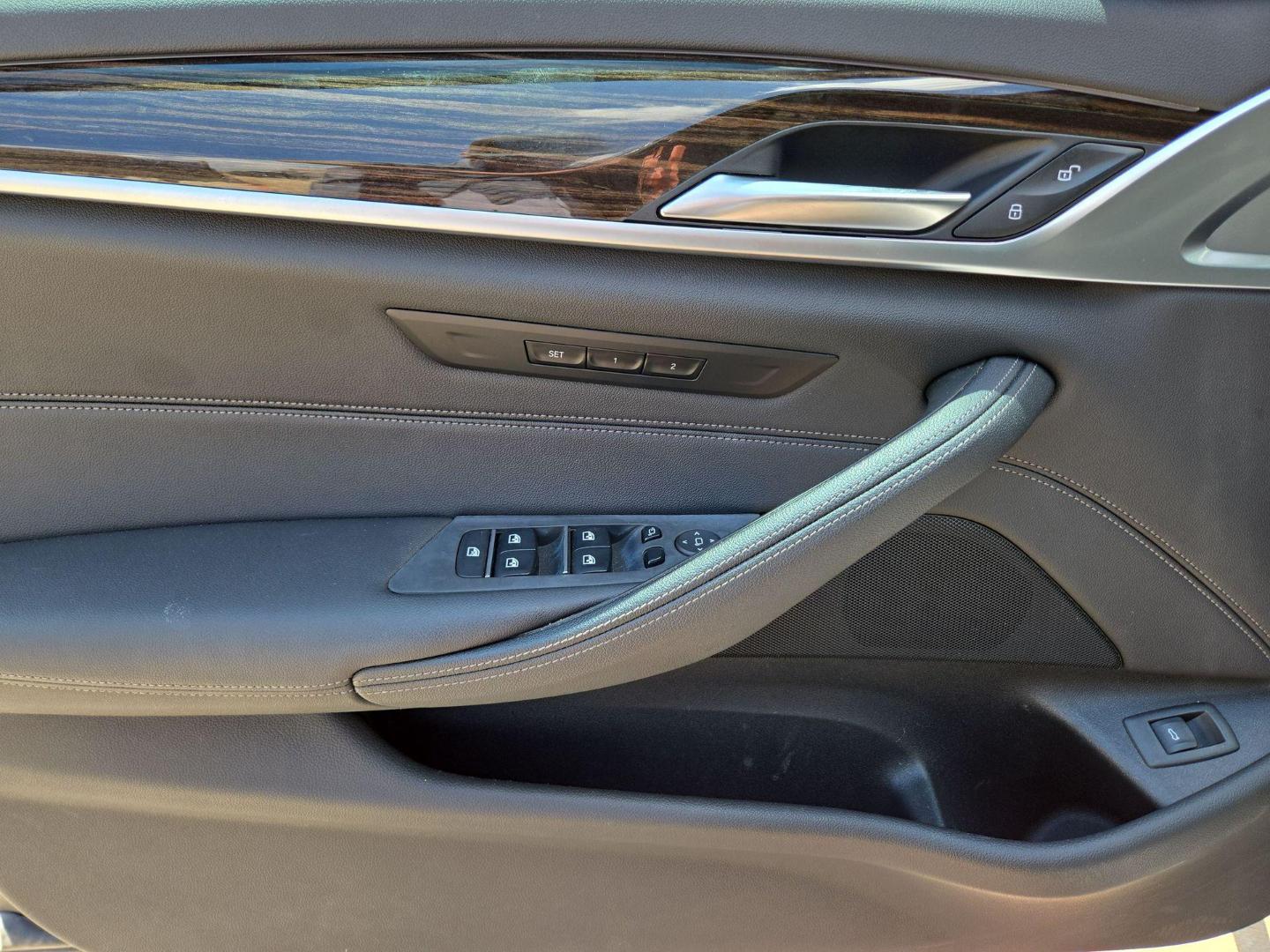 2023 BMW 5 Series 530i - Photo 15