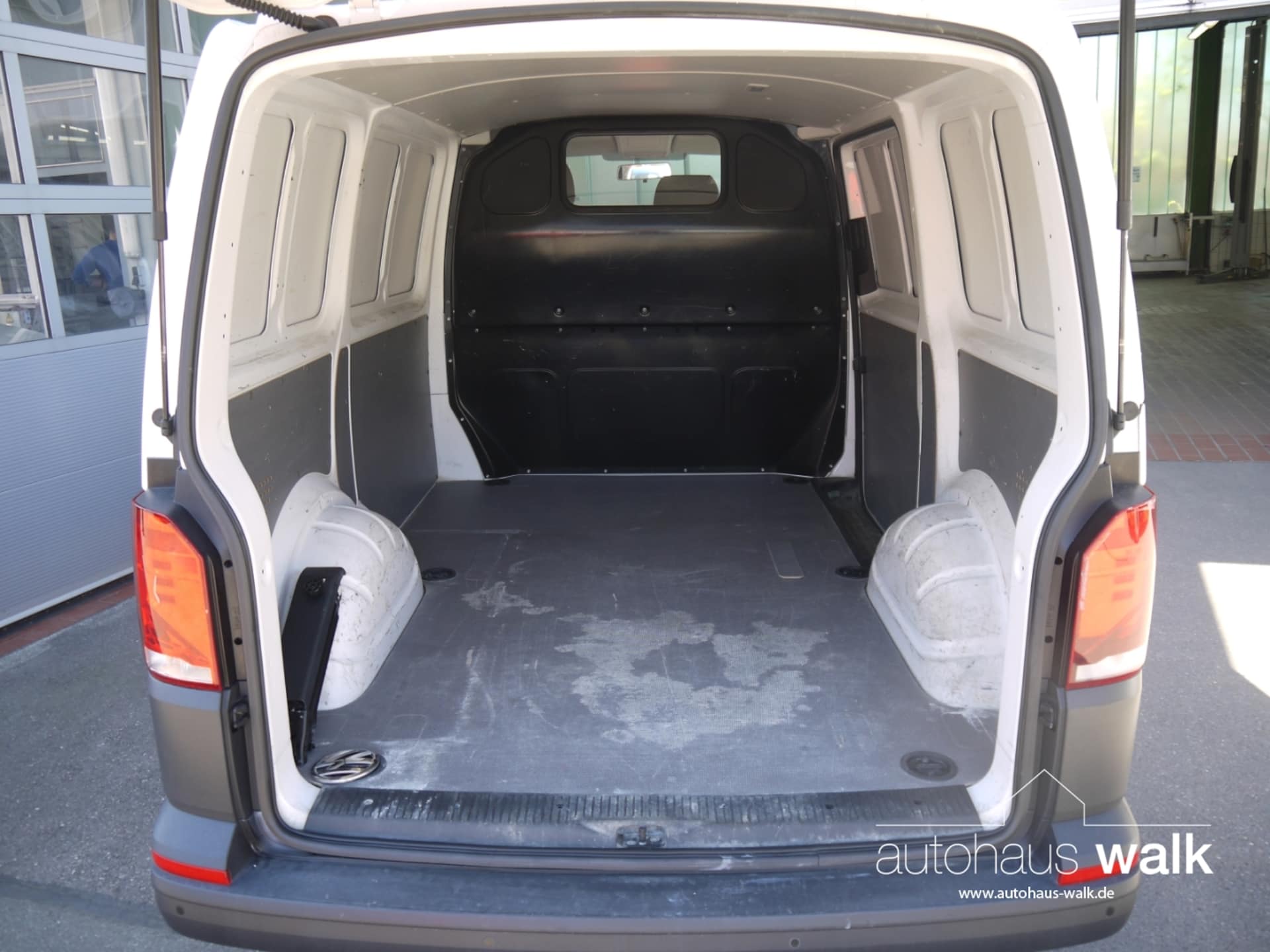 Volkswagen T6.1 Transporter Kasten kurzer Radstand
