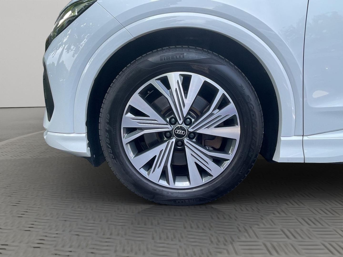 Image about Audi Q4 e-tron 40 e-tron
