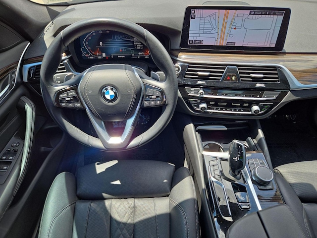 2023 BMW 5 Series 530i - Photo 14