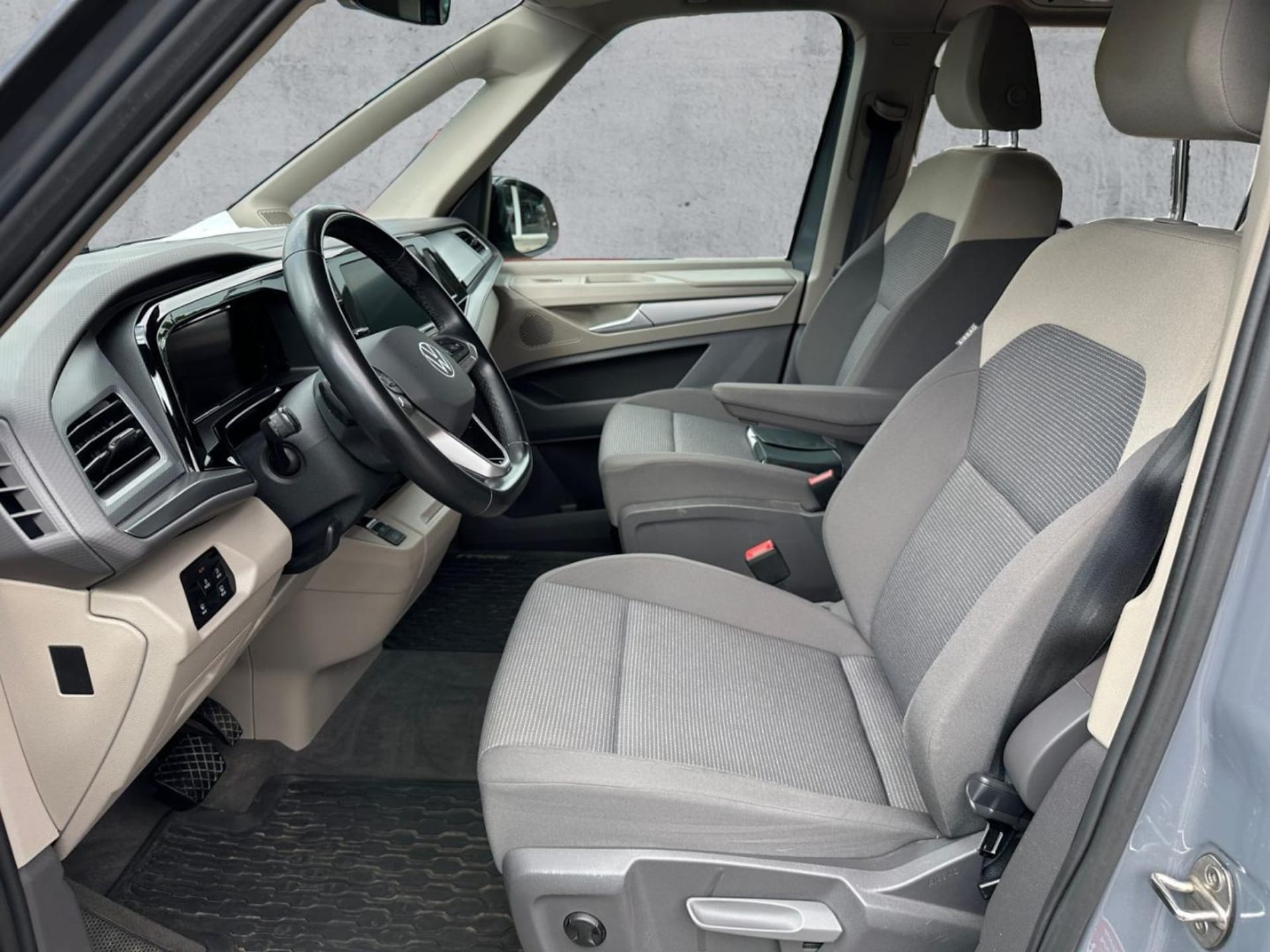 Volkswagen Multivan Basis-Modell