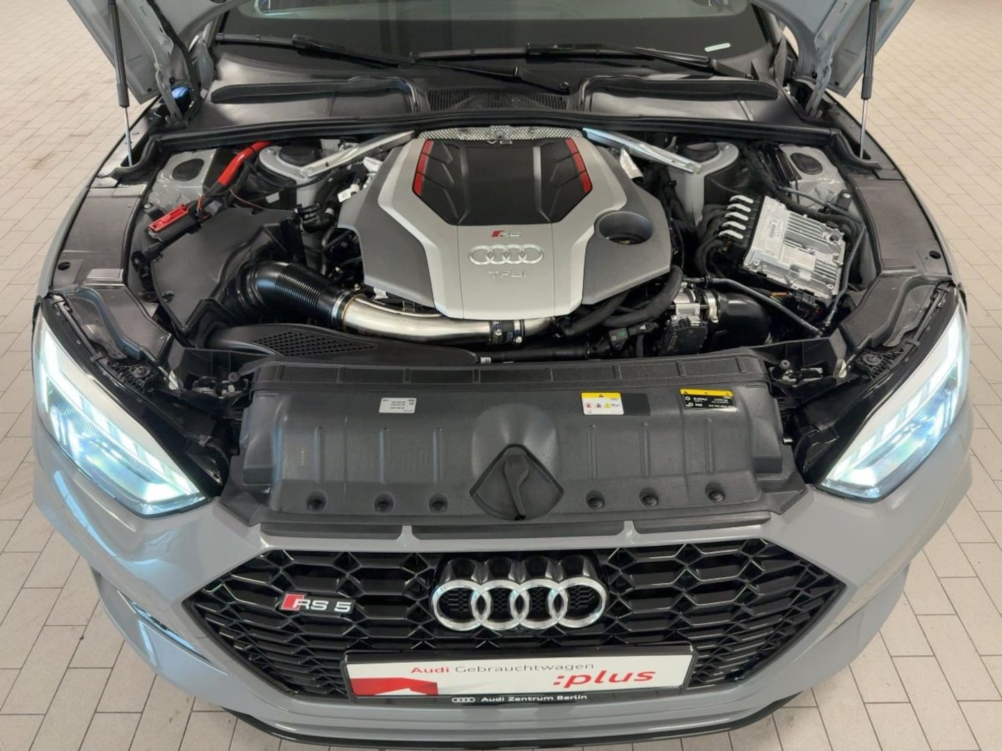 Bild über Audi RS 5 Sportback TFSI quattro tiptronic - für weitere Informationen kontaktieren Sie den Audi Partner
