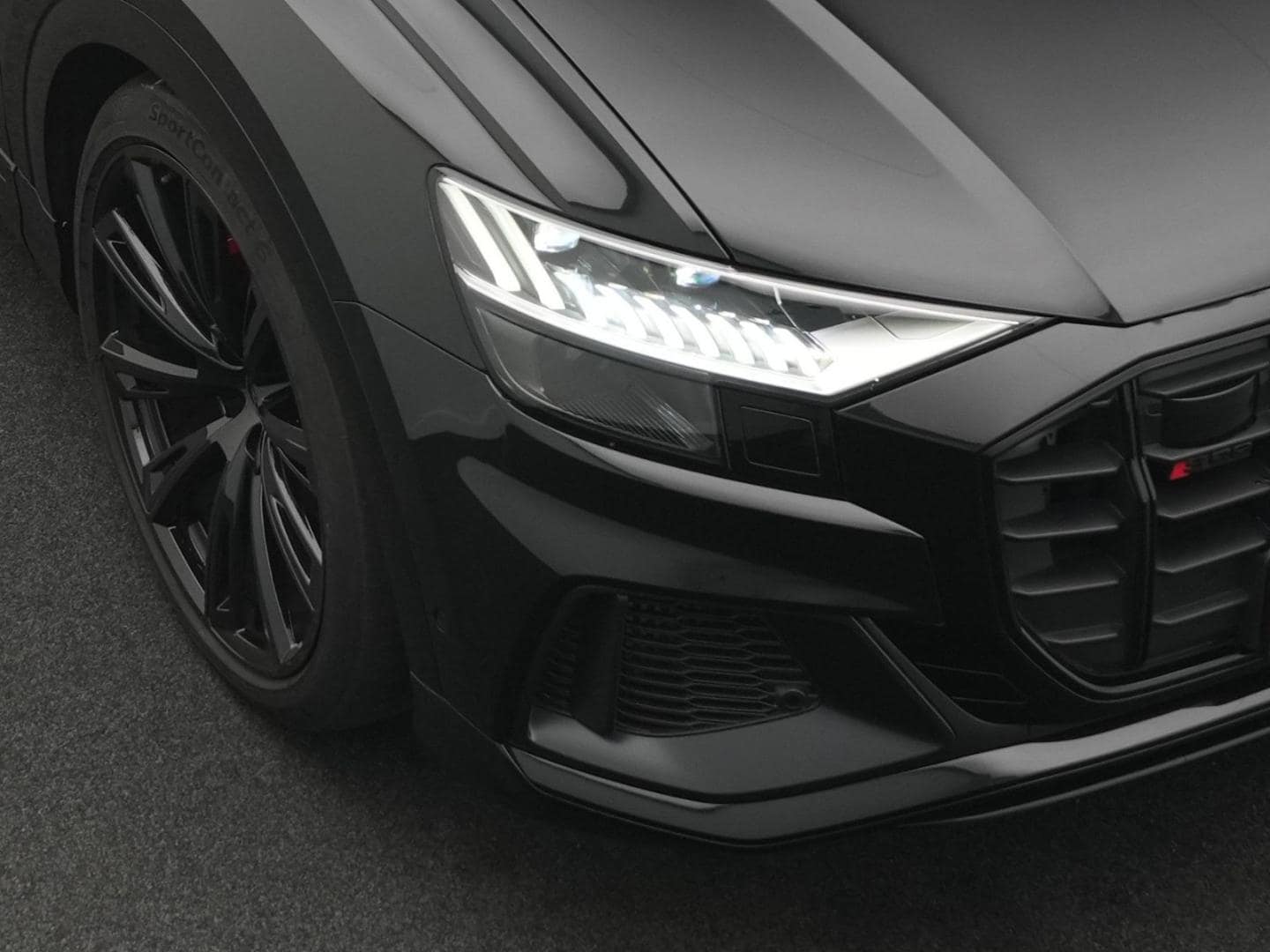 Bild über Audi SQ8 competition plus TFSI quattro tiptronic - für weitere Informationen kontaktieren Sie den Audi Partner