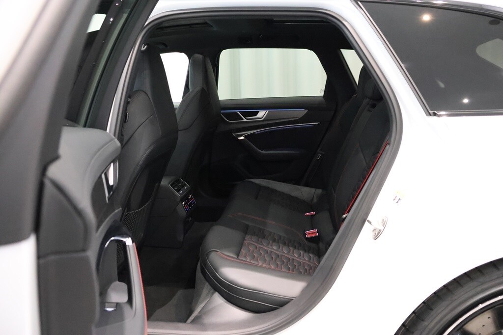 Bild som visar&nbsp;Audi RS 6 Avant&nbsp;RS 6 Avant performance 630 hk tiptronic - för mer information kontakta din Audi Partner