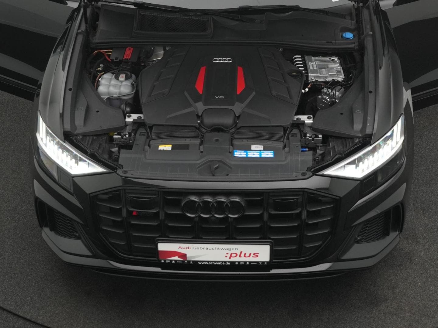Bild über Audi SQ8 competition plus TFSI quattro tiptronic - für weitere Informationen kontaktieren Sie den Audi Partner