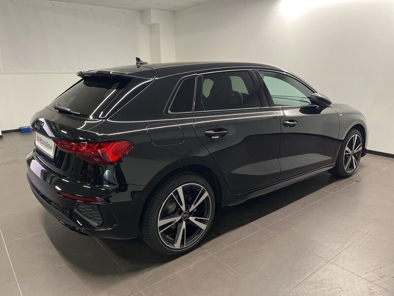 Immagine di Audi A3 Sportback TFSI e Identity Black 40 TFSI e 150 kW (204 CV) S tronic - Vista: for more details contact your dealer