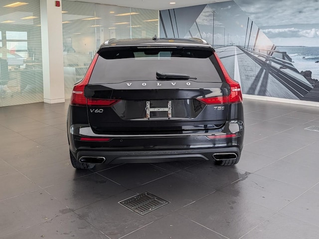 2019 Volvo V60 Cross Country