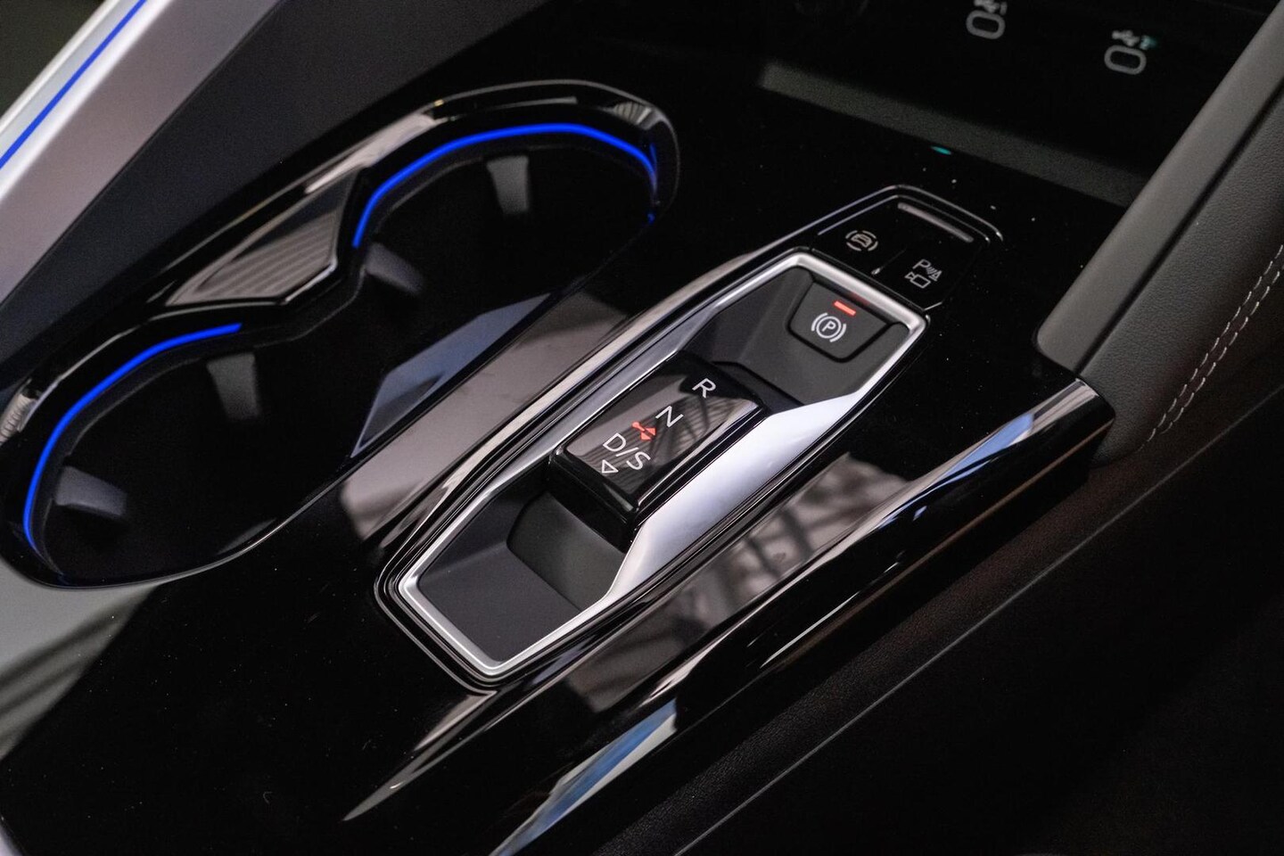 Image about Audi Q5 SUV TDI quattro 150 kW sport