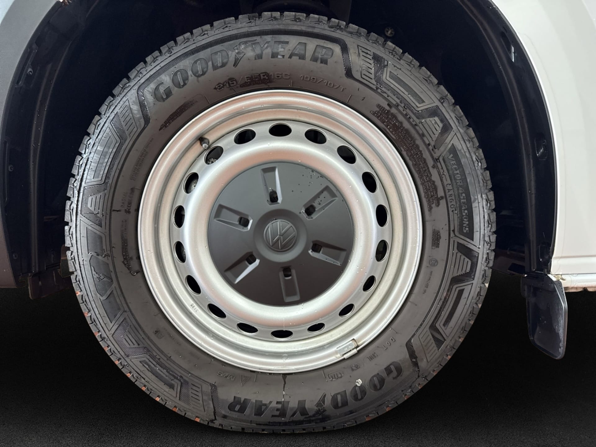 Volkswagen Transporter Kasten kurzer Radstand