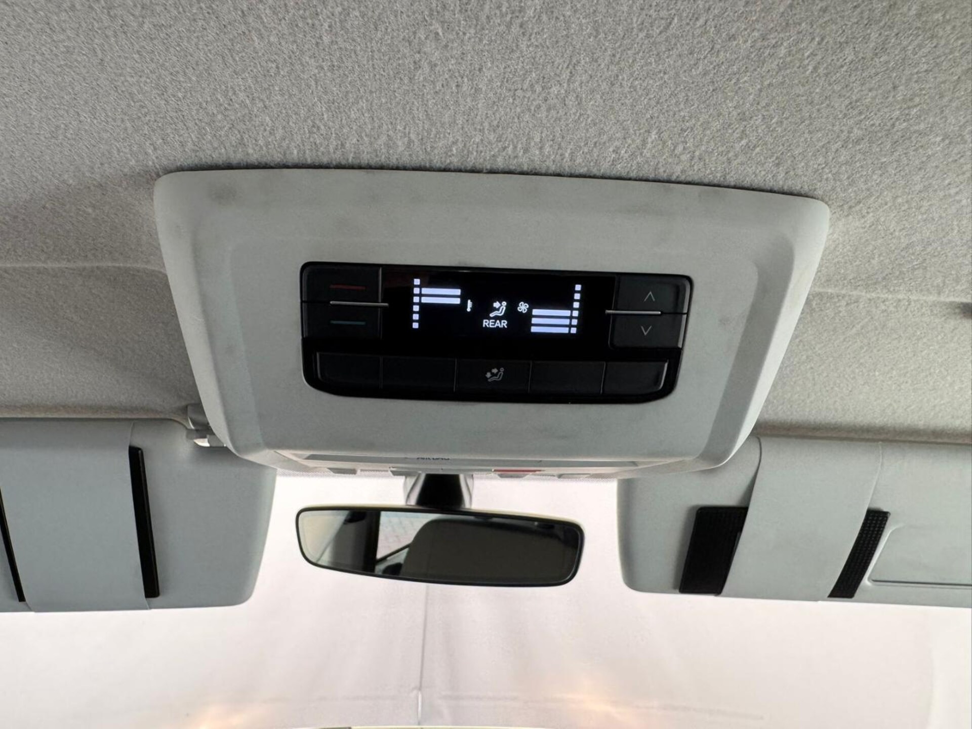 Volkswagen T6.1 Transporter Kombi kurzer Radstand