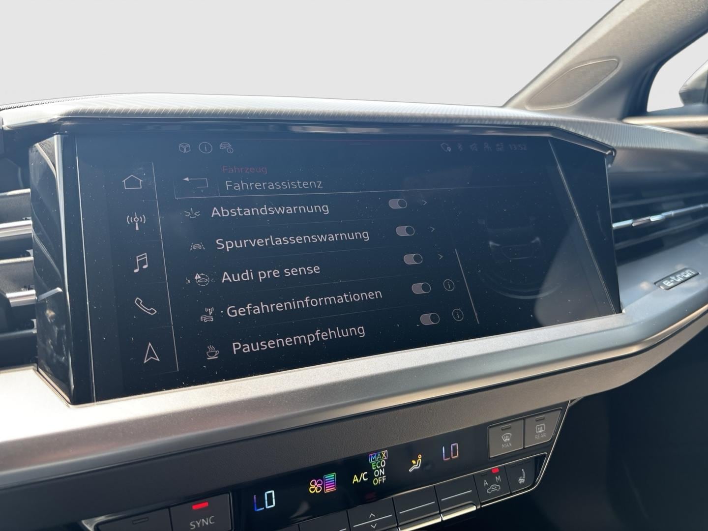 Bild über Audi Q4 e-tron 40 e-tron - für weitere Informationen kontaktieren Sie den Audi Partner