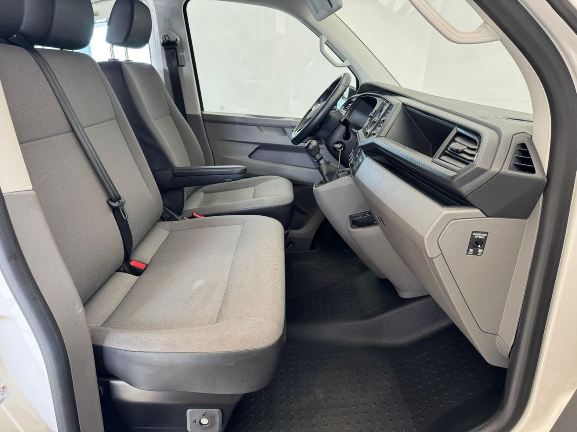 Volkswagen T6.1 Transporter Kombi kurzer Radstand