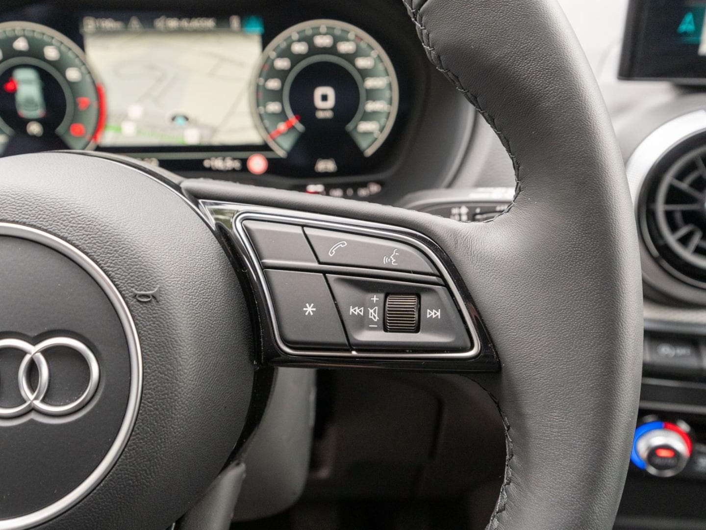Bild über Audi Q2 advanced 35 TFSI Schaltgetriebe - für weitere Informationen kontaktieren Sie den Audi Partner