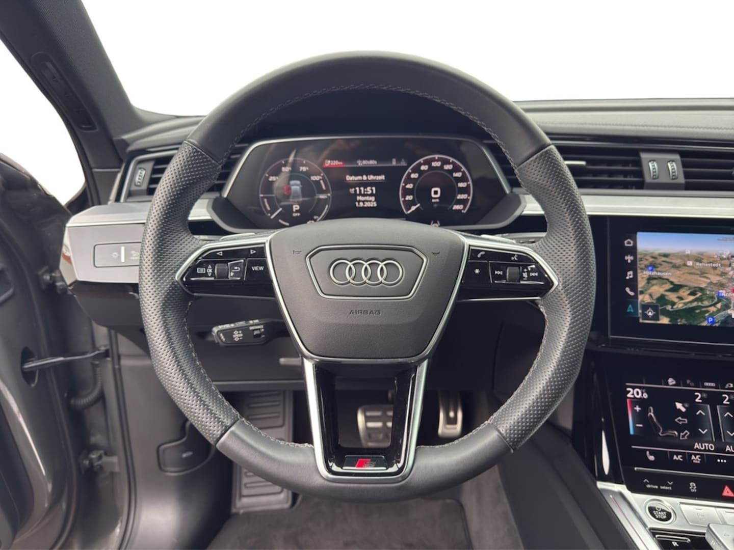 Bild über Audi Q8 Sportback e-tron advanced 50 e-tron quattro - für weitere Informationen kontaktieren Sie den Audi Partner