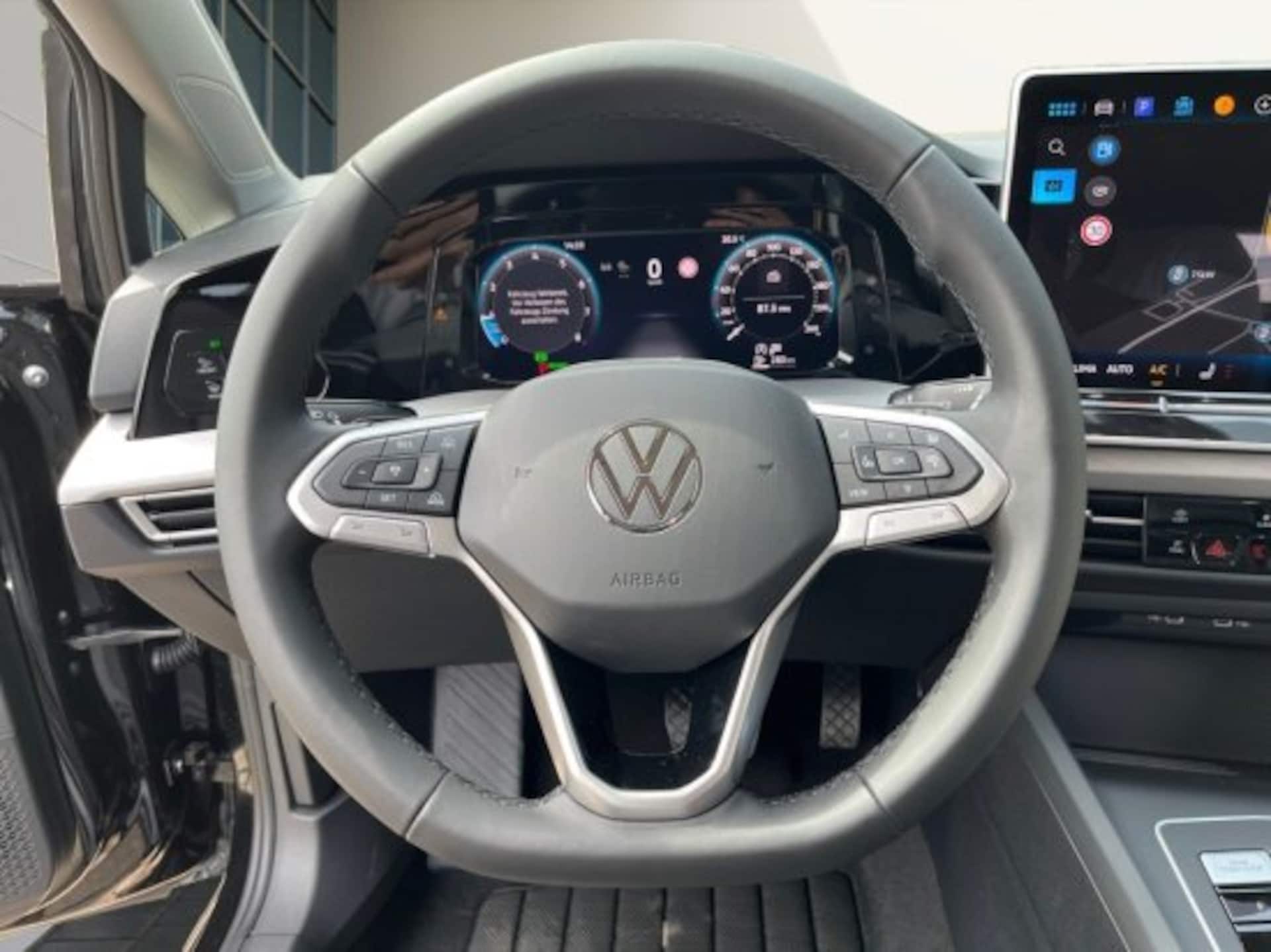 Volkswagen Golf Variant Life
