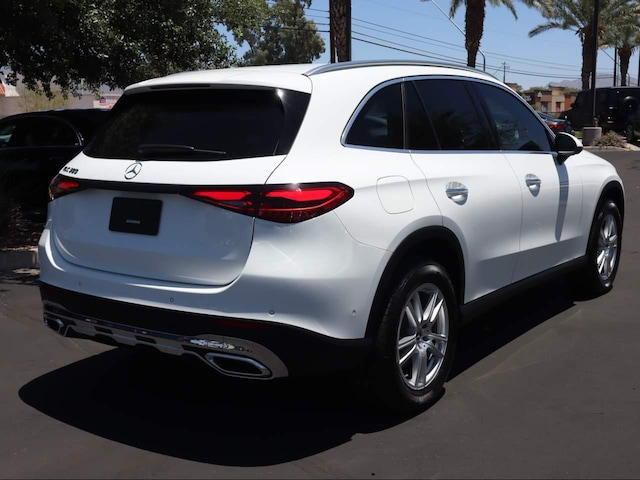 2025 Mercedes-Benz GLC 300