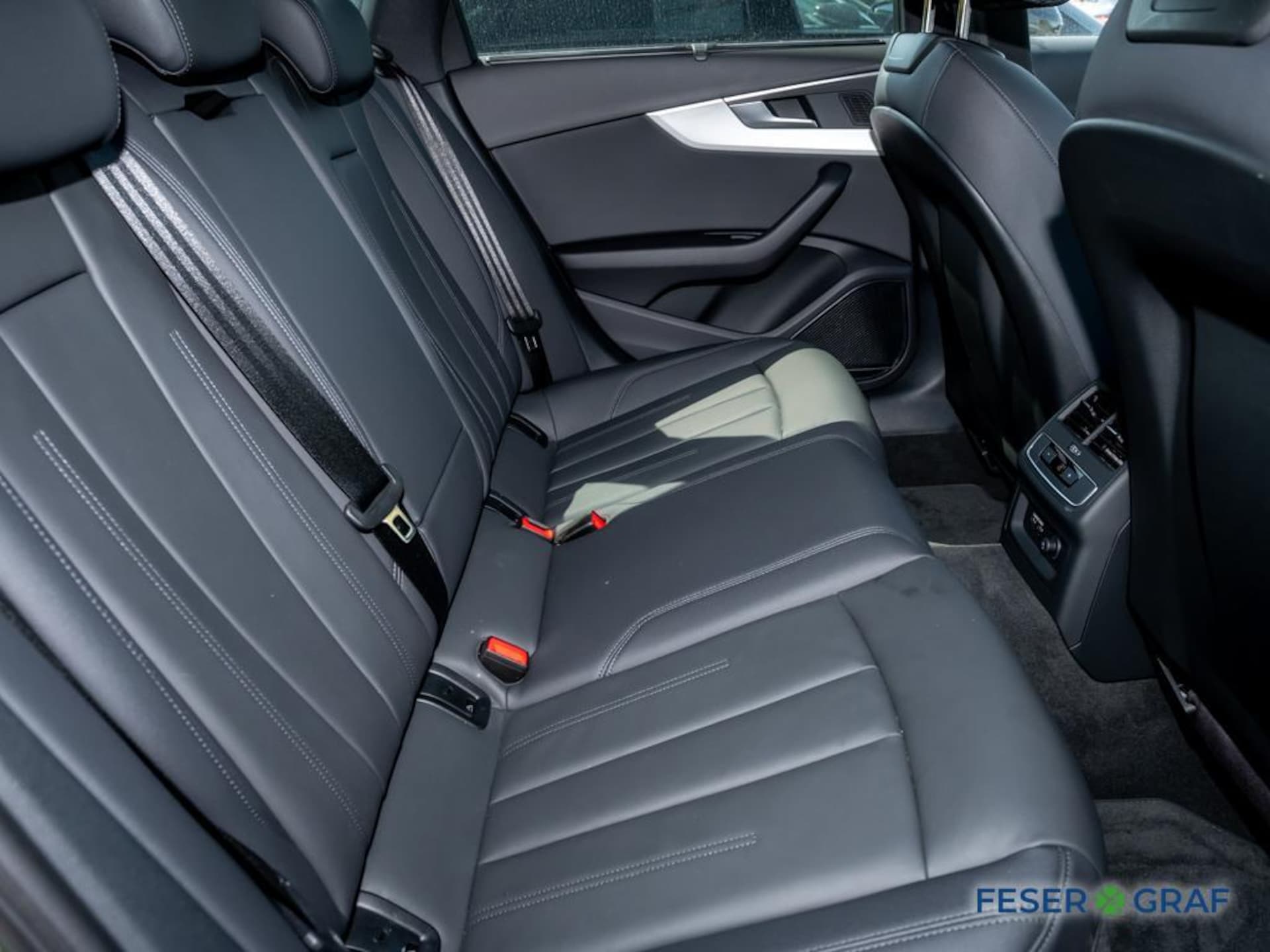 Audi A4 Avant S line