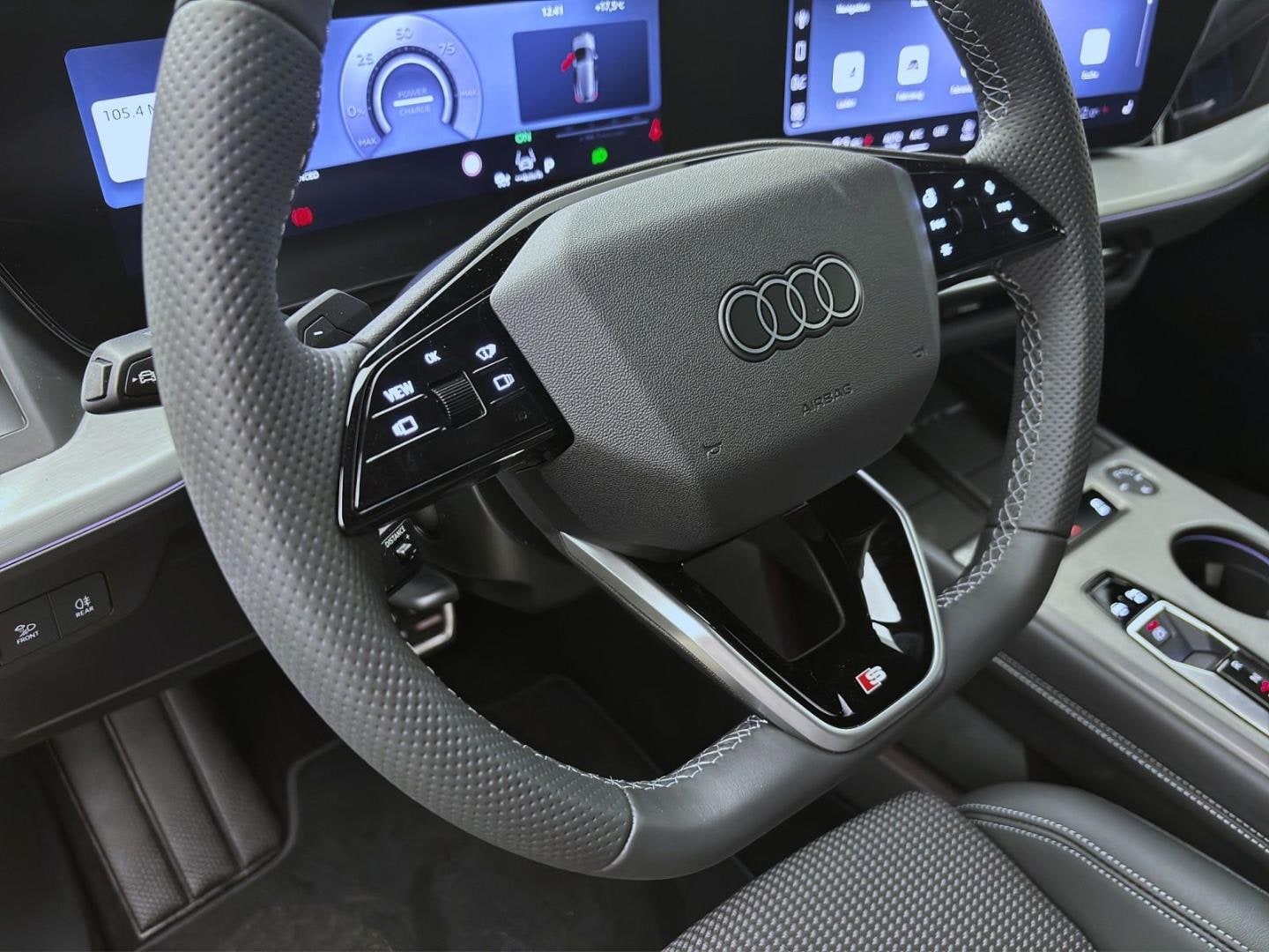 Bild über Audi Q4 SUV e-tron e-tron performance 210 kW - für weitere Informationen kontaktieren Sie den Audi Partner