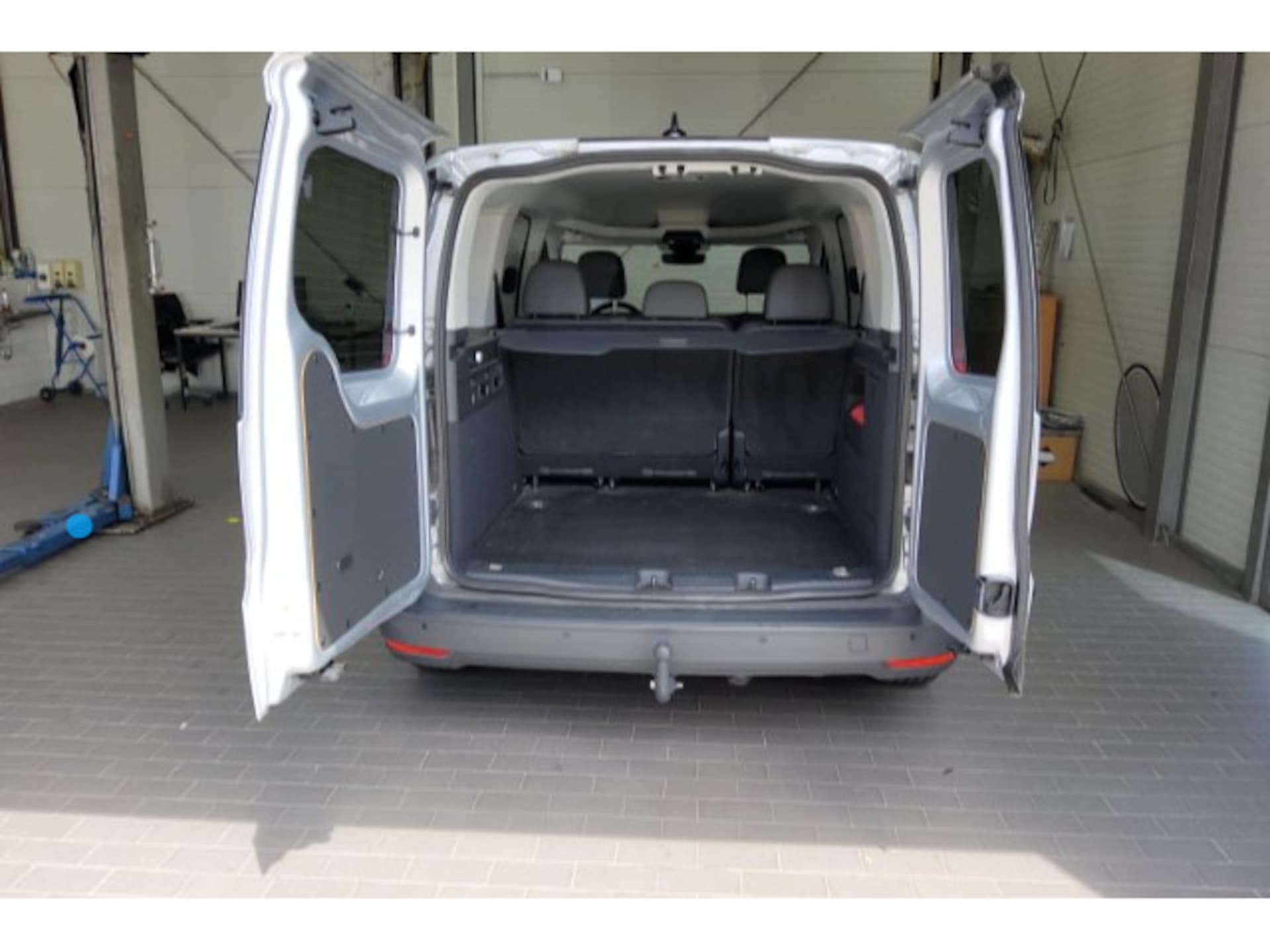 Volkswagen Caddy Basis-Modell