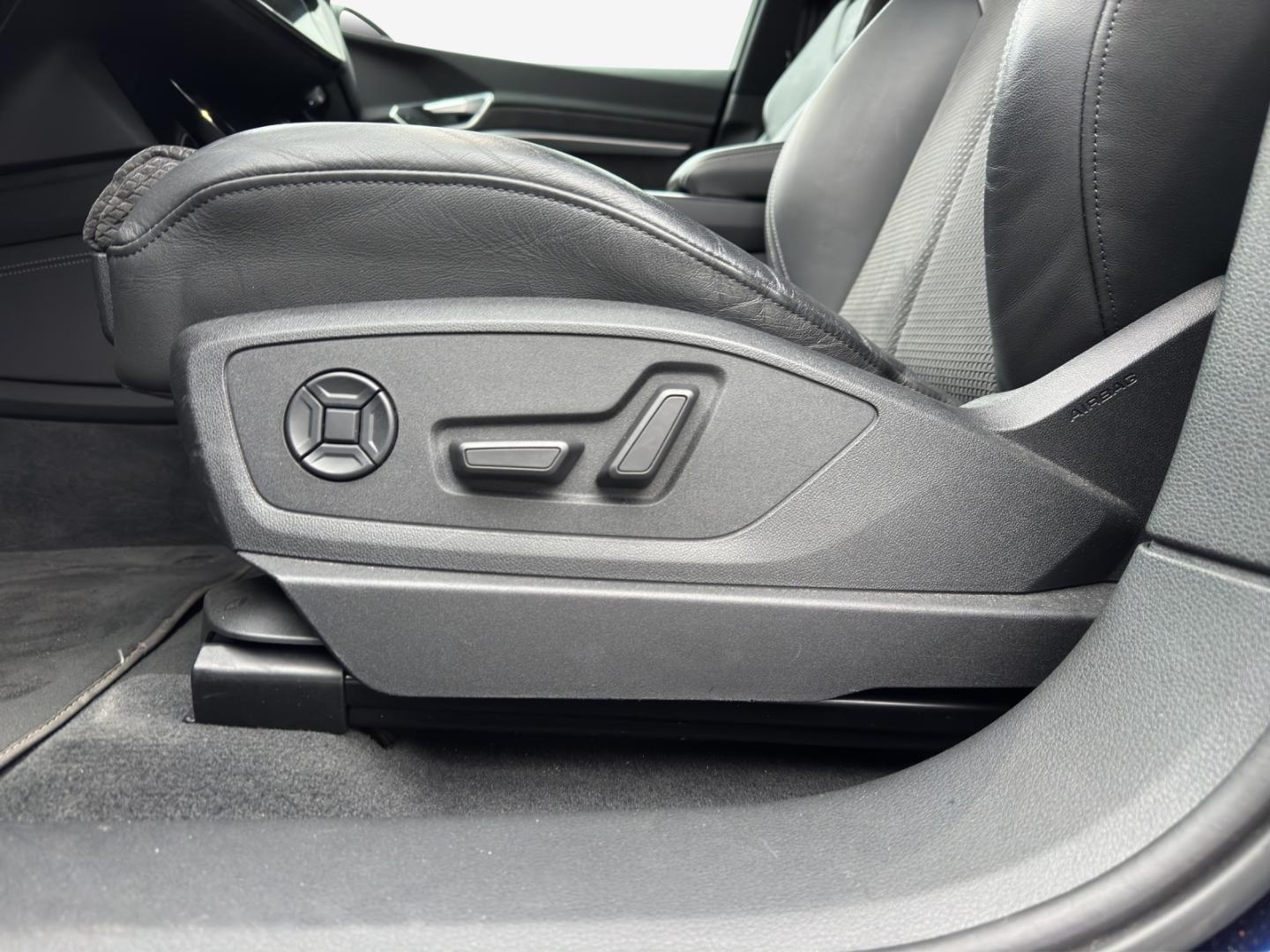 Bild über Audi e-tron Sportback Attraction S line 50 quattro 230,00 kW - for more details contact your dealer