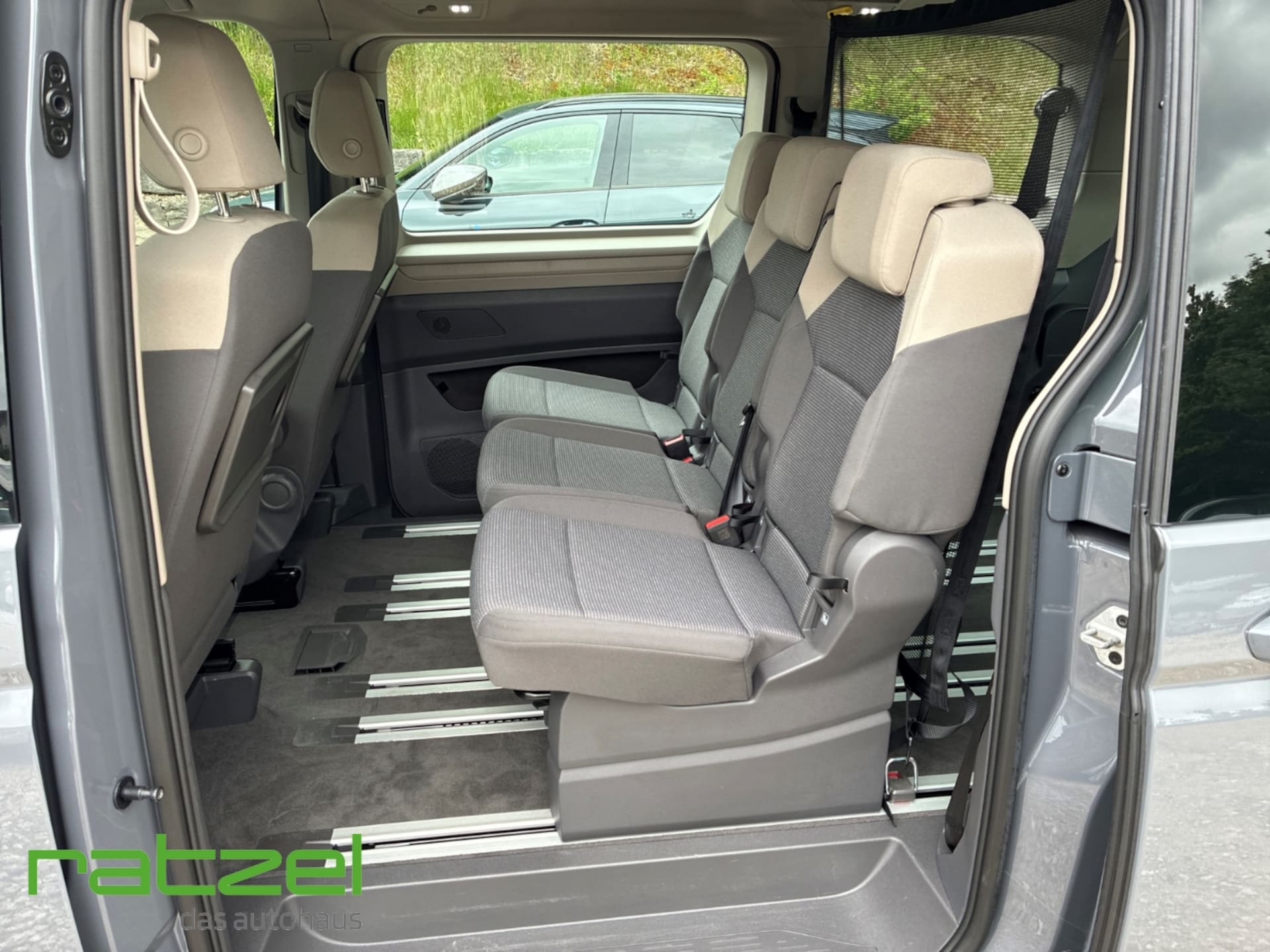 Volkswagen Multivan Basis-Modell