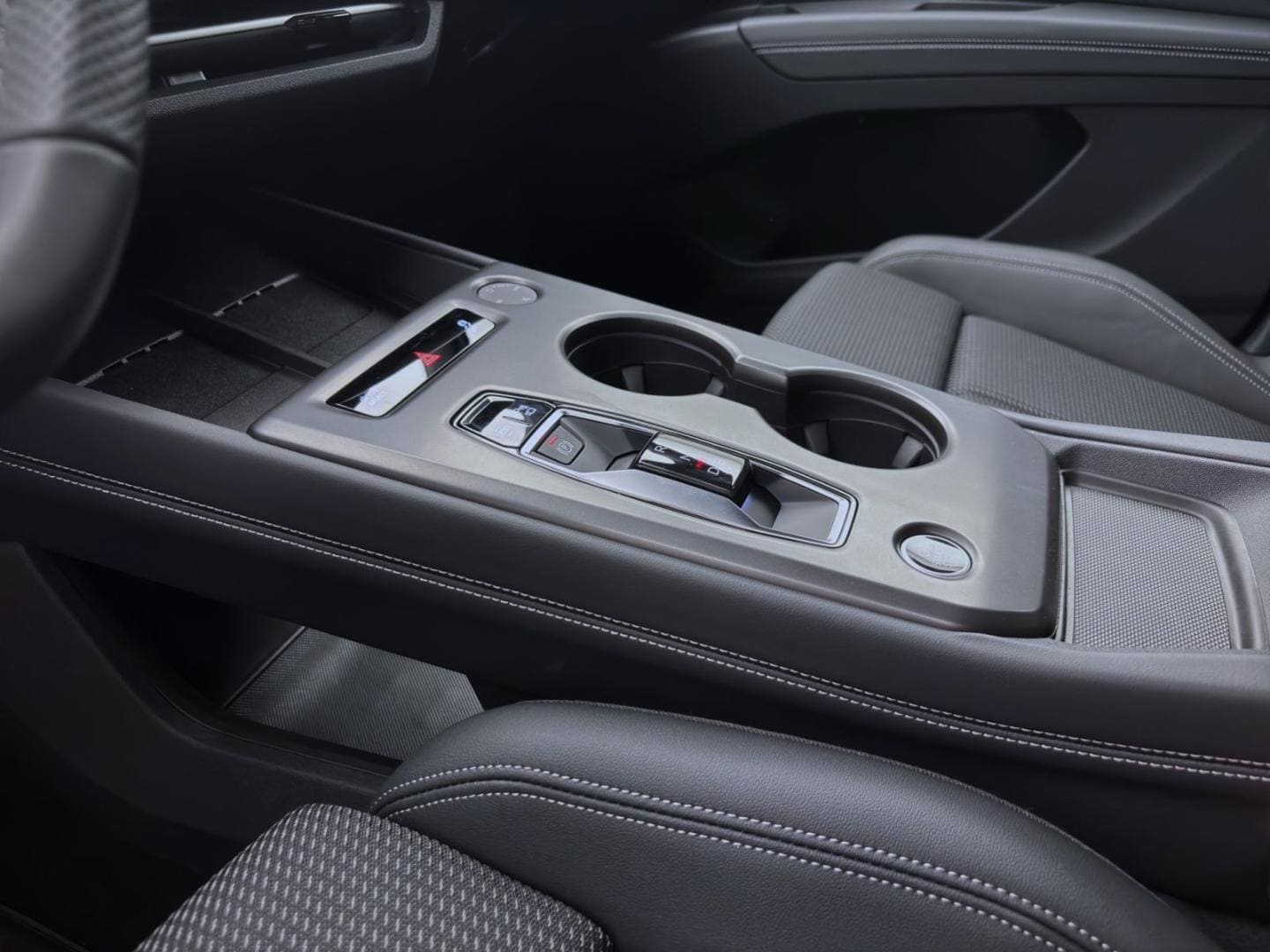 Bild über Audi Q4 SUV e-tron e-tron performance 210 kW - für weitere Informationen kontaktieren Sie den Audi Partner