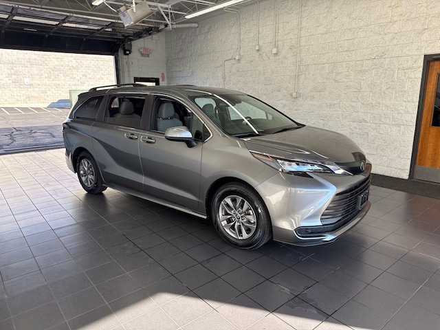 Photo of 2026 Toyota Sienna