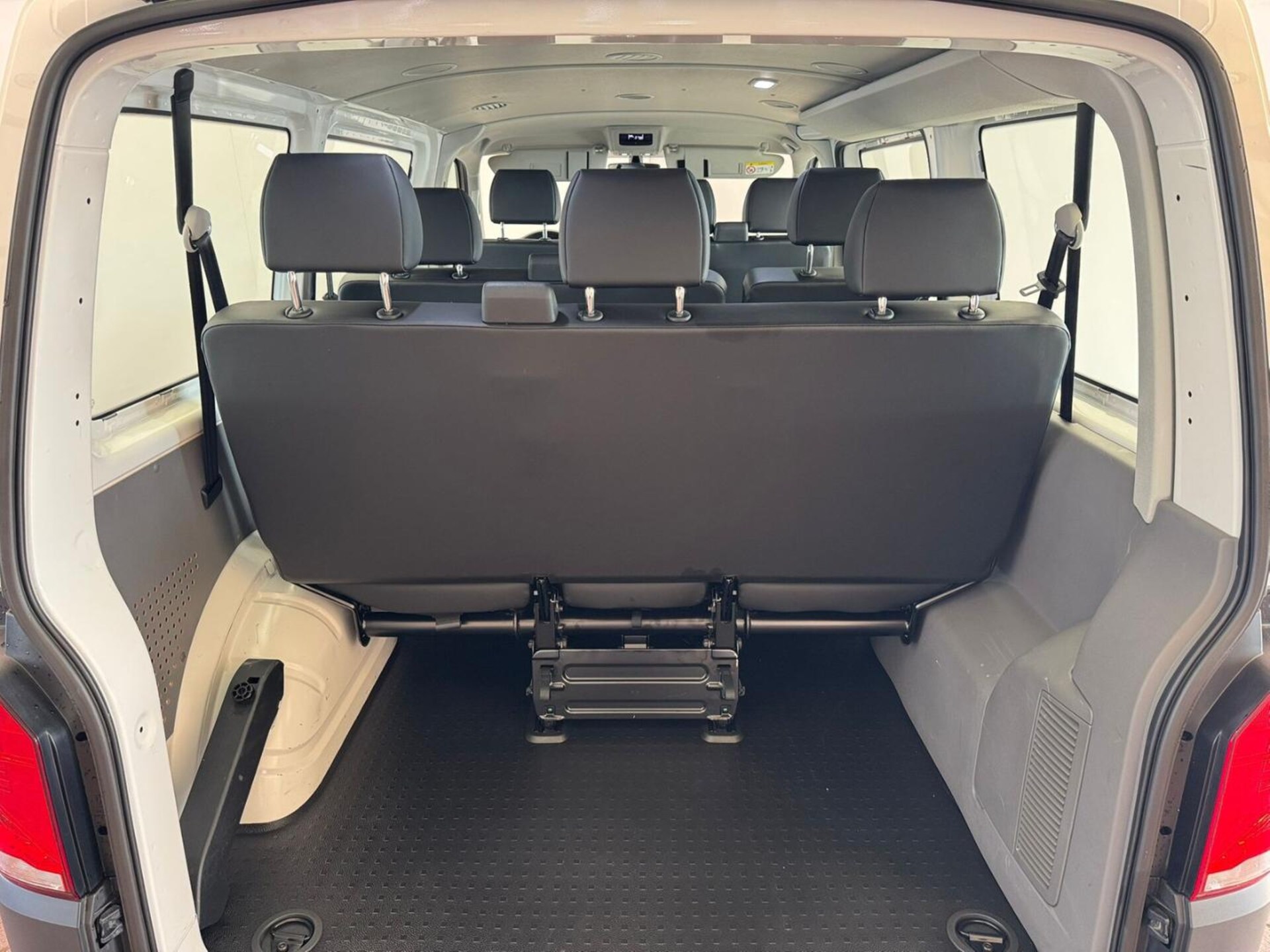 Volkswagen T6.1 Transporter Kombi kurzer Radstand