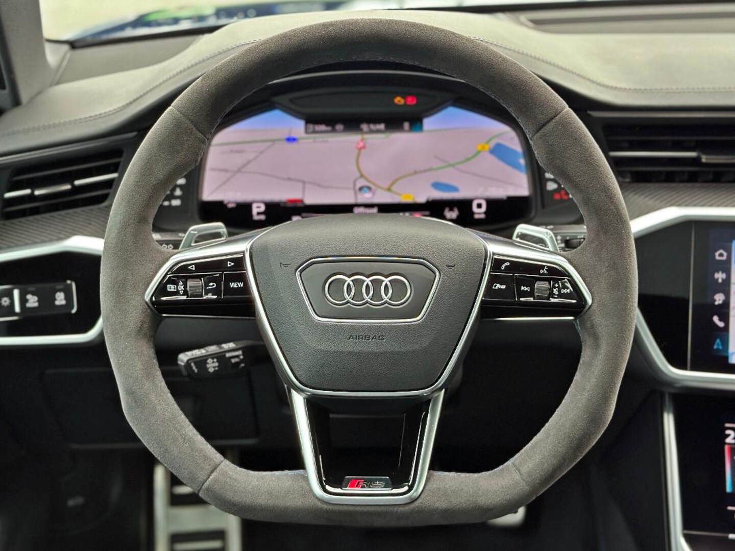 Bild über Audi RS 6 Avant performance quattro tiptronic - für weitere Informationen kontaktieren Sie den Audi Partner