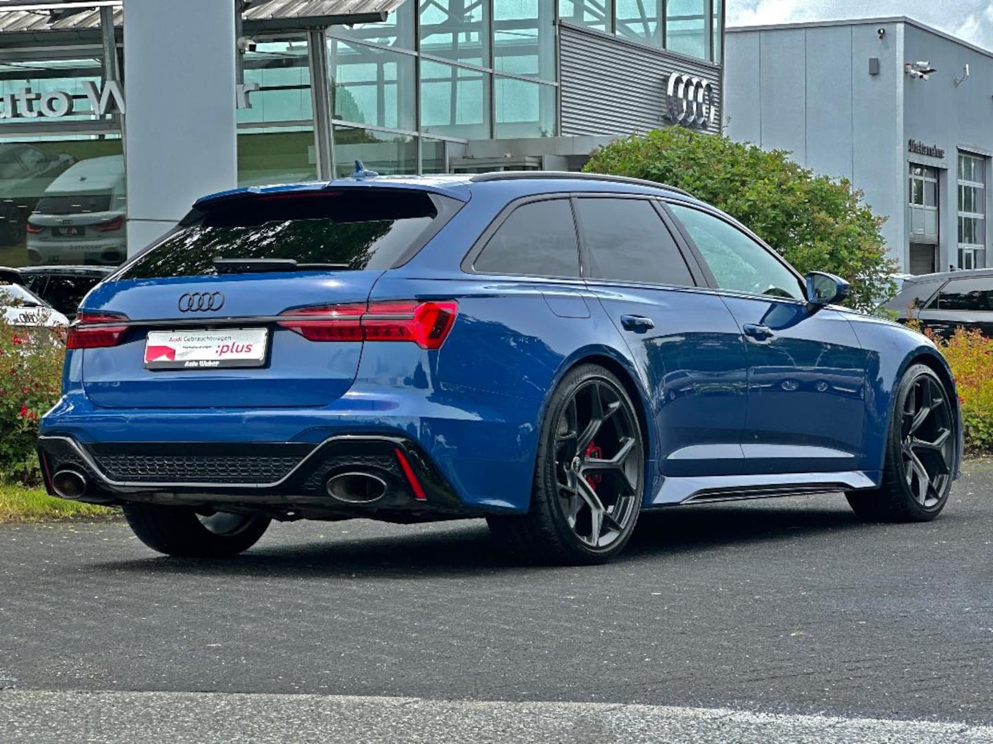 Bild über Audi RS 6 Avant performance quattro tiptronic - für weitere Informationen kontaktieren Sie den Audi Partner